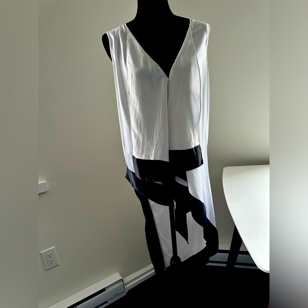 BCBGMaxAzria top size S